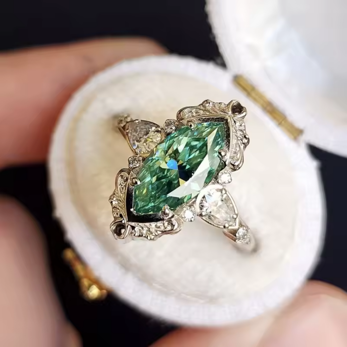 Thornewyn Vaelira Ring