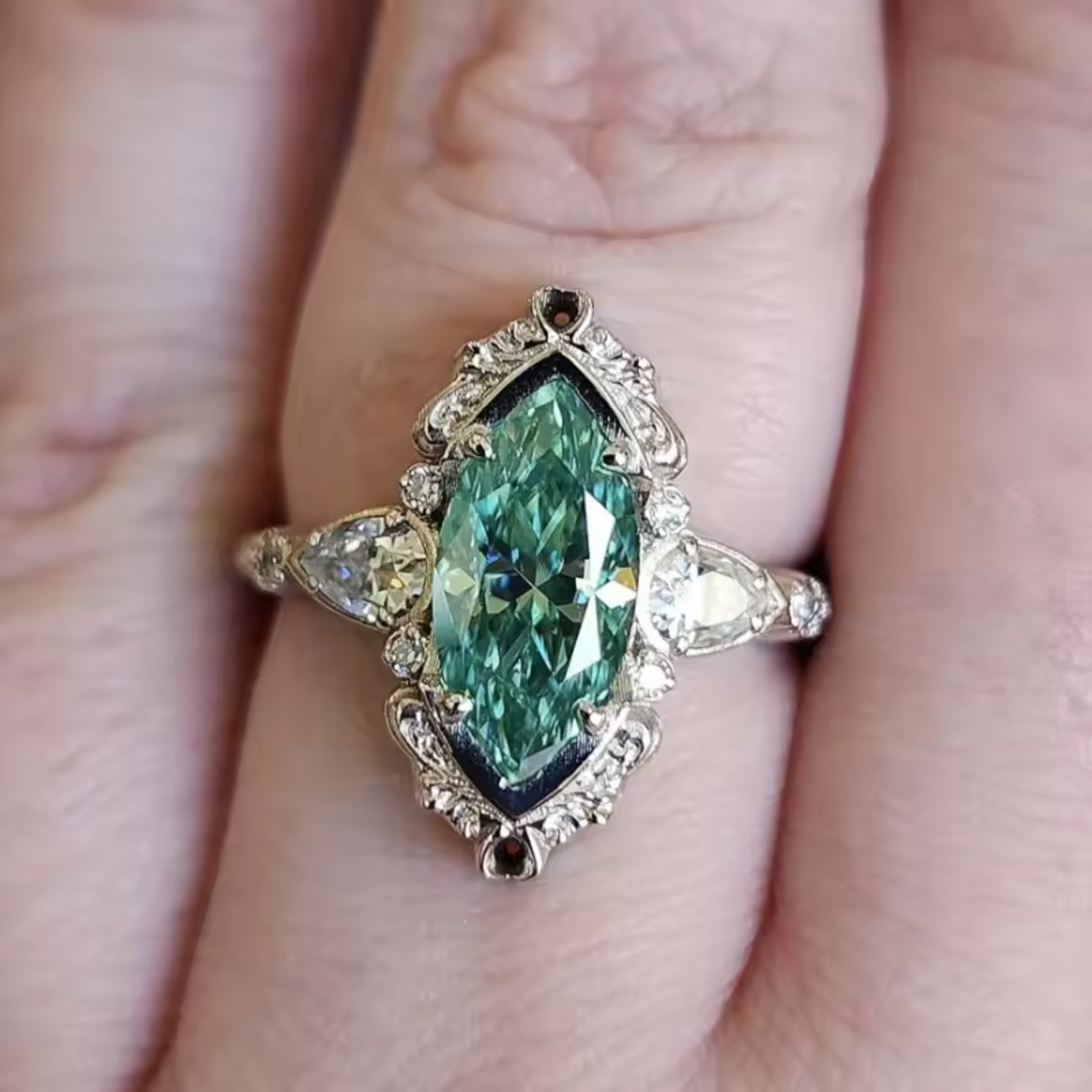 Thornewyn Vaelira Ring